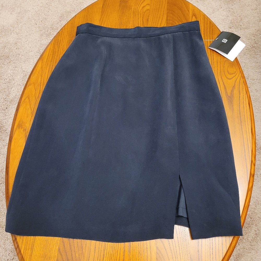 Silk Navy Blue Skirt, Size 6, NEW - Picture 4 of 9
